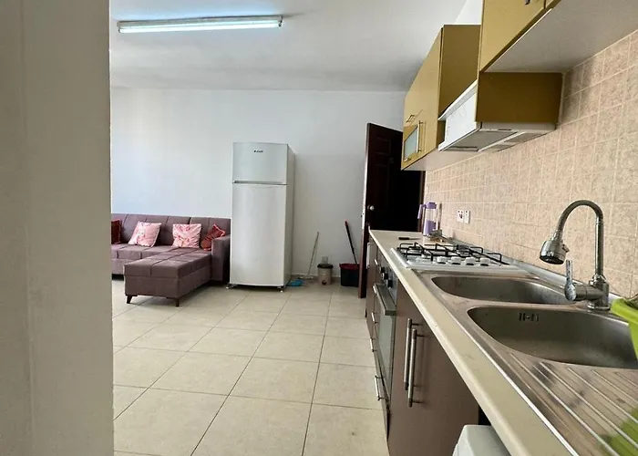 Girne Merkez アパート Aglantzia